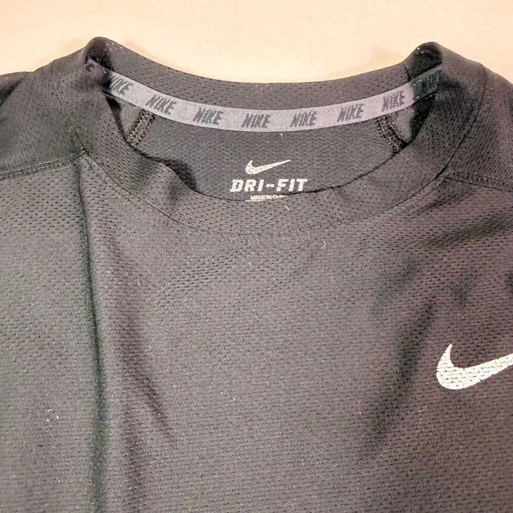 Nike Dri-FIT Training Top Large Black Long Sleeve Mesh Athletic Running Gym